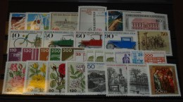 Berlin  Jahrgang Year Set  1982 Mit C/D     Postfrisch ** MNH    #3912 - Collections