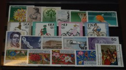 Berlin  Jahrgang Year Set  1985     Postfrisch ** MNH    #3915 - Collections