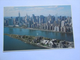 AERIAL VIEW OF MANHATTAN, AND ROOSEVELT ISLAND - Manhattan