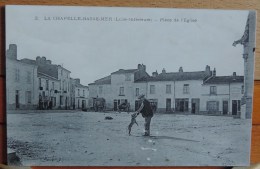 Cpa D44 - N°2 - La Chapelle Basse Mer ( Loire - Inferieure ) - Place De L'Eglise ( Livraison Gratuit Pour La France ) - La Chapelle Basse-Mer