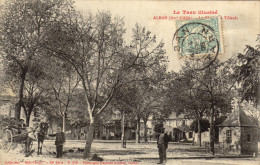 81 Alban. La Place Des Tilleuls - Alban