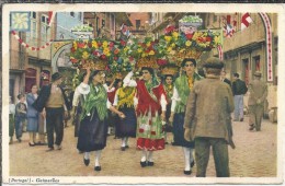 PT.- Guimarães. No Seu Maior Dia Festivo. Gualterianas. Bringing In The Flowers On The Greatest Holiday In Town Portugal - Europa