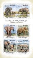 MOZAMBIQUE FAUNA ELEPHANTS OF SAVANA S/S MNH C11 MOZ11408A - Non Classificati