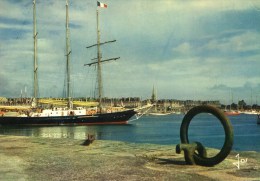 SAINT-MALO - Grand Voilier Dans Le Bassin à Flot  - 1976 - - Voiliers