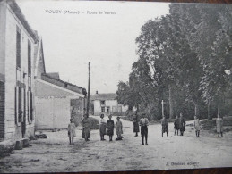 CPA Vouzy Marne. Route De Vertus. - Autres & Non Classés
