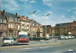 Wavre - Place Alphonse-Bosch - Oldtimer : 2 CV Citroën, Ford ,Fiat 600, Etc ... - Wavre