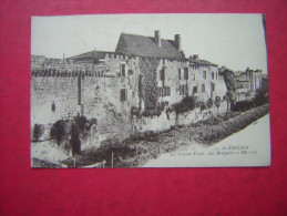 Delcampe - CPA   33  ST EMILION  LES GRANDS FOSSES  LES REMPARTS       NON VOYAGEE - Saint-Emilion
