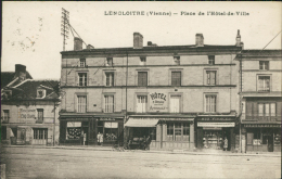 86 LENCLOITRE / Place De L'Hôtel-de-Ville / - Lencloitre