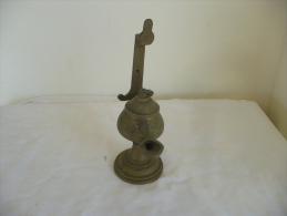 LLAMPE A HUILE ANCIENNE HAUTEUR 19 CM - Bronzes