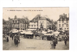 LESNEVEN  -  Place Ler Flô, Un Jour De Marché - Lesneven