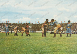 Mongolia , WRESTLING IN MONGOLIA ,  Vintage Old Photo Postcard - Mongolië