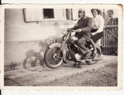 PHOTO 90 X 60mm - MOTO-MOTOCYCLETTE N° 346 BV 67 En 1955 (Bas-Rhin)  - VOIR 2 SCANS - - Ciclismo