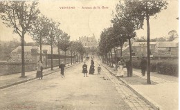 VERVINS - Avenue De La Gare - Bine Animée - Vervins