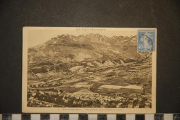 CP, 04, Barcelonnette Vue Generale Et Les Casernes N°3 Edition R Jarry - Barcelonnetta