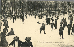 CPA( Sport Patinage A Glace)  BOIS DE VINCENNES Les Patineurs - Patinaje Artístico