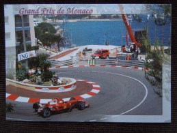 Grand Prix De Monaco , Ferrari Dans Un Virage à Tete D'épingle - Grand Prix / F1