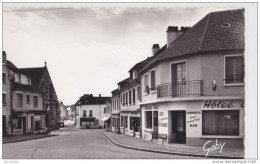 CPSM CHAMBOIS(61)neuve-place De La Victoire Et Hotel Du Commerce-14x9 Cm - Trun