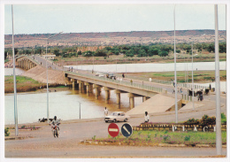 Niamey - Le Pont Kennedy (animation) Circulé 1979 - Niger
