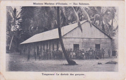 ILES SALOMON, TANGARARE, Le Dortoir Des Garçons, Bien Animée, Missions Maristes D'Océanie - Salomon