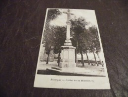 A124..CPA..Thème..CALVAIRE...AUVERGNE..Croix De La Mission.....rare Beau Plan ..écrite & Voyagée 1931 - Monumentos