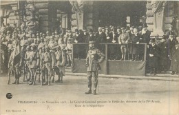 67 STRASBOURG - Le Général Gouraud, Pendant Le Défilé Des éléments De La IVè Armée - Place De La République - Strasbourg