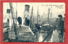 CPA  : 62 -Boulognes / Mer : Chalutiers à Vapeur - Bâteaux - Animation -  Peu Commune  - Cachet Train Sanitaire - Boulogne Sur Mer