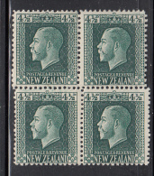New Zealand SG #423, #423a Scott #152 4 1/2p George V, Dark Green Block Of 4 Top Pair Perf 14x13.5; Bottom Pair 14x14.5 - Ungebraucht