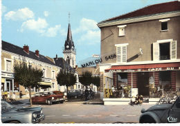 AUNEAU - La Place Du Marché - Auneau