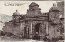 22 Environs De Plouaret Château De Guernachannay La Porte D'entrée Du Manoir - Plouaret