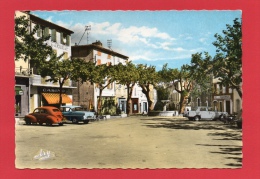 Delcampe - VAR 83 LE BEAUSSET PLACE JEAN JAURES 4 CV RENAULT DANS LES ANNÉES 55/60 - Le Beausset