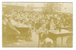 GROUPE  D' ENFANTS  ( école Ou Cabaret à Situer  ? ) / CARTE-PHOTO , Tirage Argentique - Scuole