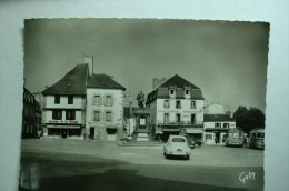 D 29 - Lesneven - Place Général Le Flô - Voiture - Café Le Central Charcuterie - Lesneven