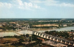 Bordeaux 33 Le Nouveau Pont Suspendu Sur La Garonne  1967 - Bruggen