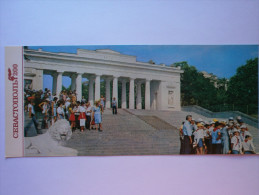 USSR PROPAGANDA. Pioneer Movement ( Communist Party Scouting) - - Old PC - Postcard Sevastopol Na Grafskoy Pristani 1980 - Partis Politiques & élections