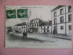 CP PROVENCHERES SUR FAVE N°5677 LA PLACE DU CENTRE SUR LA ROUTE DE ST DIE A SAALES -ECRITE EN 1913 - Provencheres Sur Fave