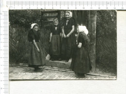 AXELSE     KLEDERDRACHTEN    -  Fillettes En Costume  Régional - Axel