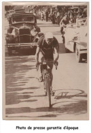 CYCLISME, VÉLO, TOUR DE FRANCE : Photo De Presse FRANS DICTUS (Belge) Avant Metz. Voiture DELAGE, 1934 - Cycling