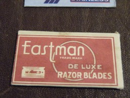 Ancienne LAME DE RASOIR.RAZOR BLADE.RASIERKLINGE.HOJA DE AFEITAR.LAMETTA DA BARBA..Collection à Voir - Lames De Rasoir