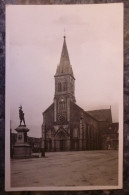 (61).BRIOUZE.L´EGLISE ET LE MONUMENT AUX MORTS 1914-1918.PHOTO VERITABLE.CIRCULE 1959.TBE. - Briouze