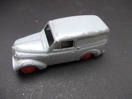 JOUET ANCIEN    -  JUVA 4  RENAULT -  CIJ  -  BON ETAT ET COMPLETE - Toy Memorabilia