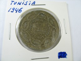 TUNISIA TUNISIE 5 FRANC 1946 DIAMETER  30 MM   LOT 18 NUM  13 - Túnez