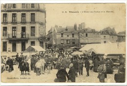 Carte Postale Ancienne Thouars - L'Hôtel Des Postes Et Le Marché - Thouars