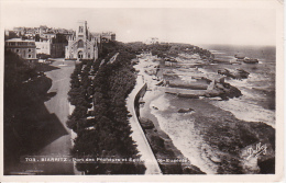 CPA Biarritz - Port Des Pêcheurs Et Église Sainte-Eugénie - 1940 (3785) - Vif