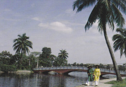 ASIE,ASIA,VIET NAM,HANOI,delta Du Fleuve Rouge,CONG VIEN LE NIN,the Lenin Park,PHOTO Bui Trung Ha,pont,femme - Vietnam