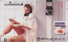 Télécarte Ancienne Japon 7/11 - 1003 - Jolie Femme Au Téléphone ** ONE PUNCH ** Sexy Girl Japan Front Bar Phonecard - Telephones