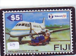 TEMBRE Sur Télécarte  * Stamp  On Phonecard FIJI (213) Briefmarke Auf TELEFONKARTE * AIRPLANE * AVION - Sellos & Monedas