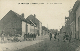 80 CORBIE / Rue De La République, La Neuville-sur-Corbie / - Corbie