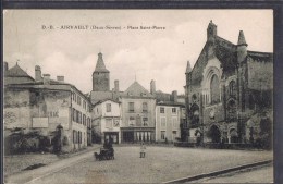 AIRVAULT . Place Saint - Pierre . Attelage De Chiens . - Airvault