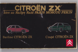 2 Pin's Citroën ZX Berline Et Coupé, Métal émail, Signé STARPIN'S, Avec Support En L'état - Citroën