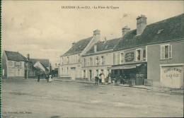 Delcampe - 78 HOUDAN / La Place Du Cygne / - Houdan